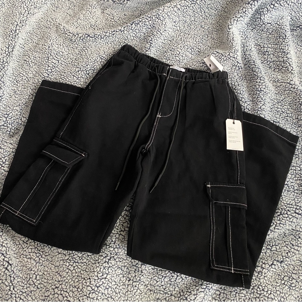 NWT Forever 21 Denim Cargo Pants, 24
